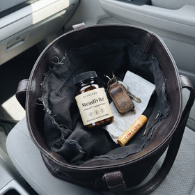 Customer photo 07-handtasche-auto.jpg